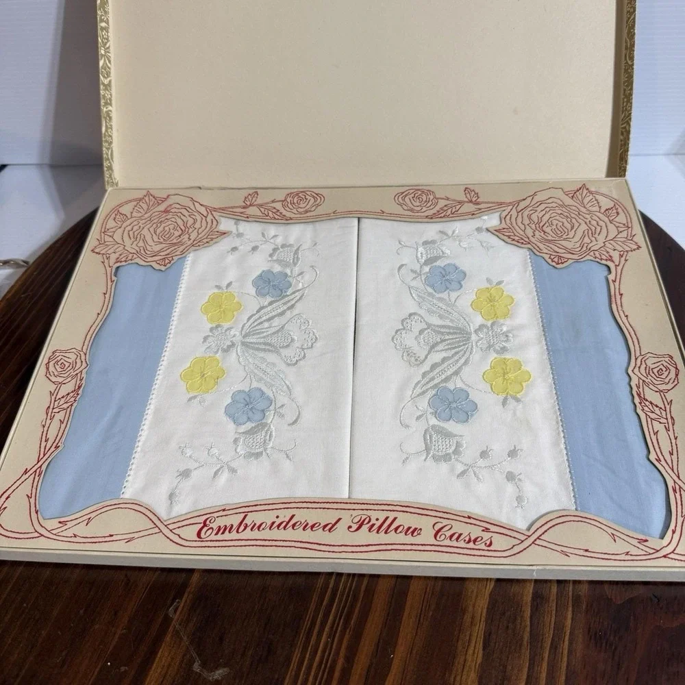 VTG Embroidered Pillowcase Set Appliqué Madeira NIB Blue And Yellow Flowers